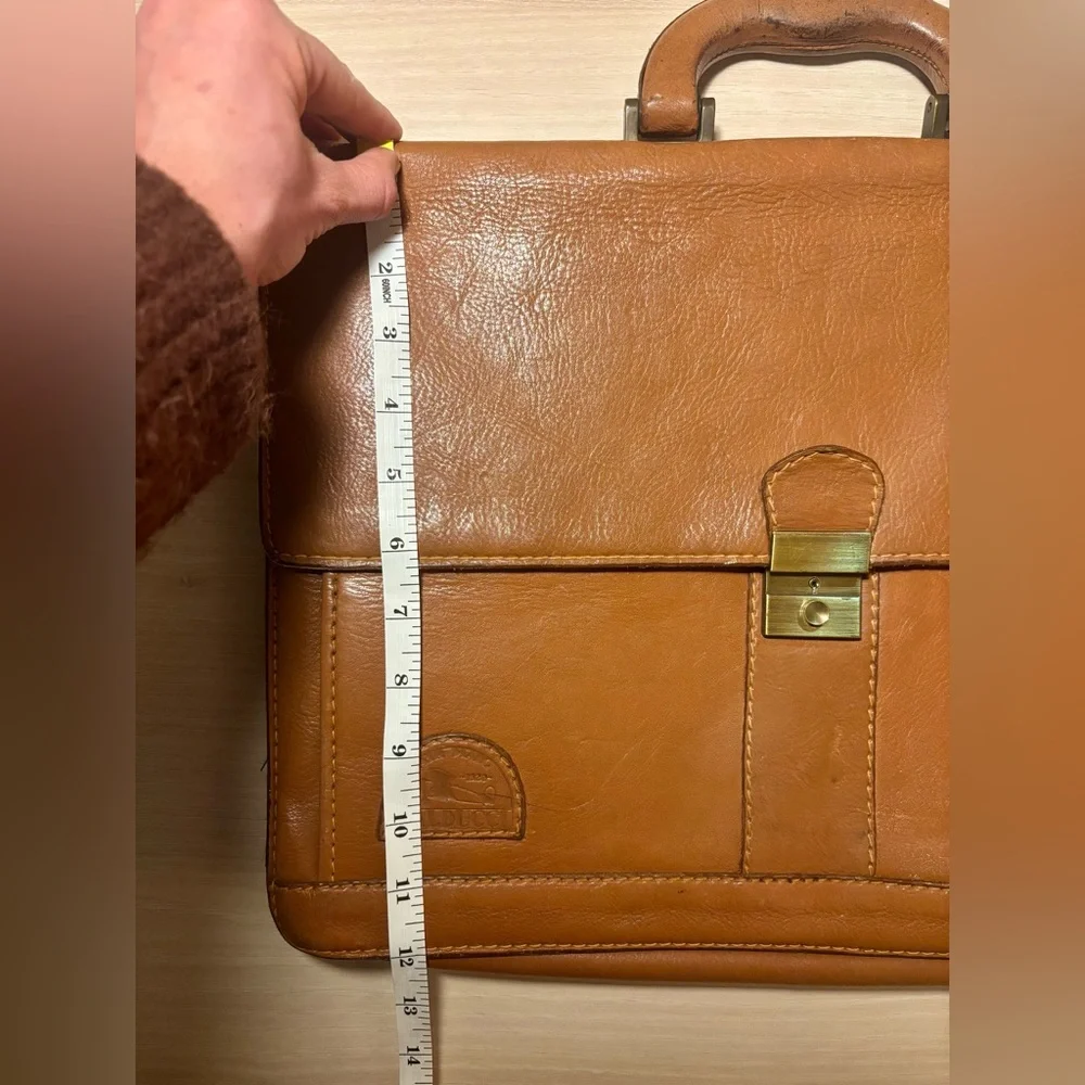 Elegant Tan Leather Briefcase
